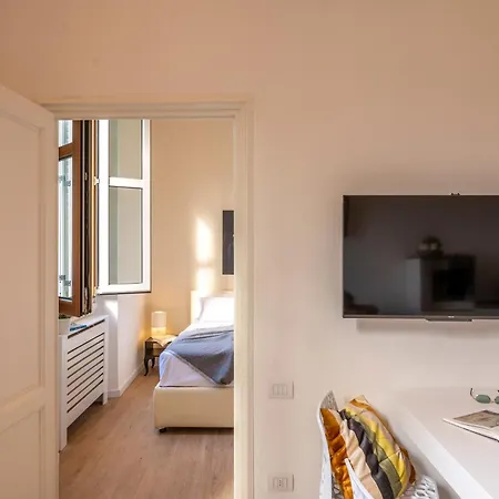 Golden House San Lorenzo